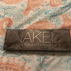 Naked Smokey Eyeshadow Pallet